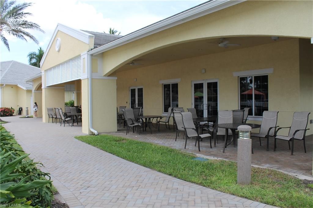 Image 37 of property listing at 2736 Lambay CT, Cape Coral, FL 33991