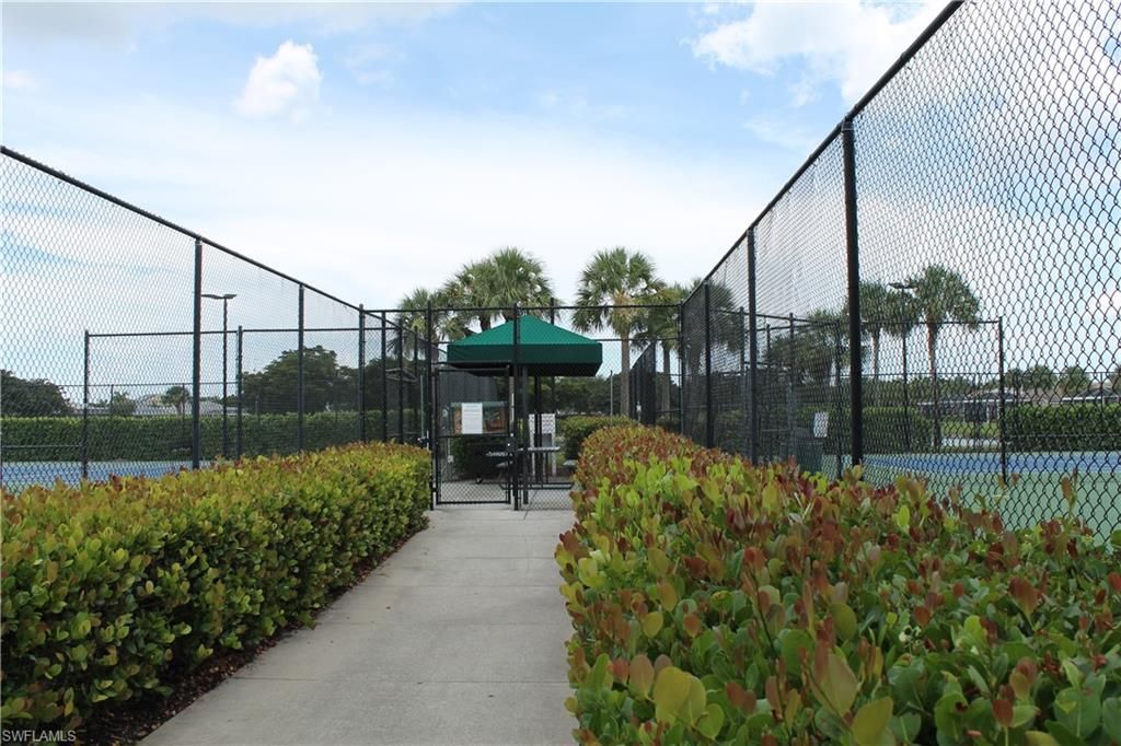 Image 46 of property listing at 2736 Lambay CT, Cape Coral, FL 33991