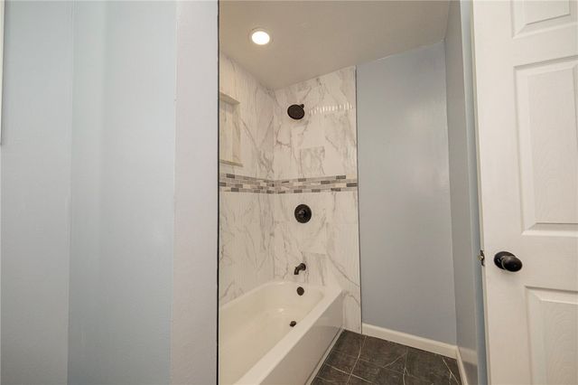 11 Brook St A, Coraopolis, PA 15108