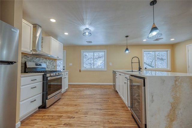 11 Brook St A, Coraopolis, PA 15108