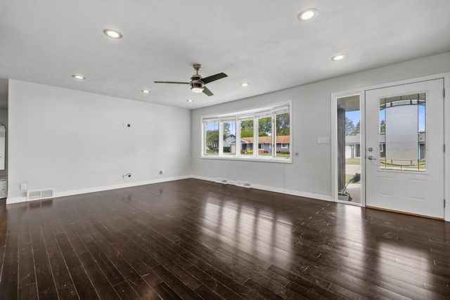 1411 Spring Valley DRIVE, Racine, WI 53405