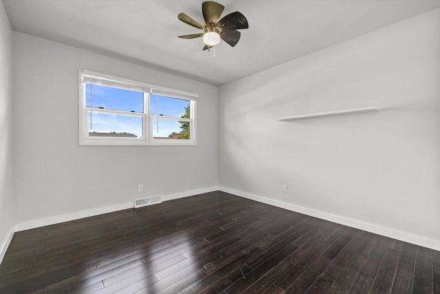 1411 Spring Valley DRIVE, Racine, WI 53405