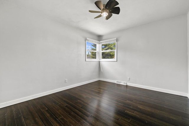 1411 Spring Valley DRIVE, Racine, WI 53405