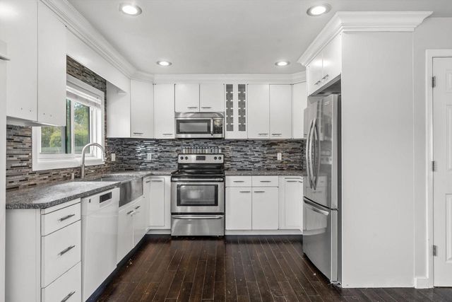 1411 Spring Valley DRIVE, Racine, WI 53405