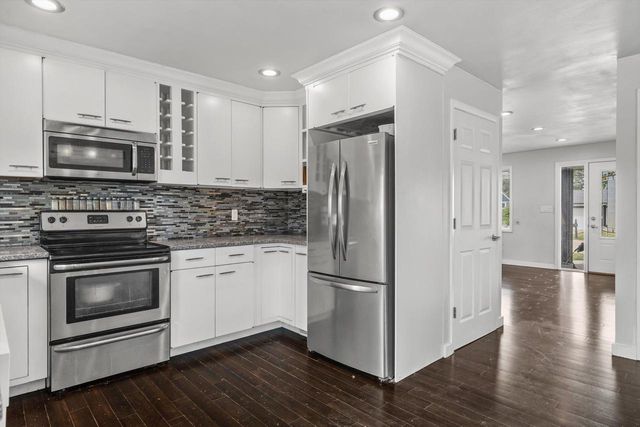 1411 Spring Valley DRIVE, Racine, WI 53405