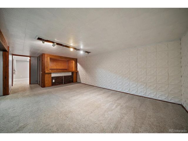 6581 Harlan St, Arvada, CO 80003