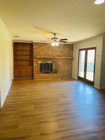 1315 Willow Creek Drive, Lancaster, TX 75146