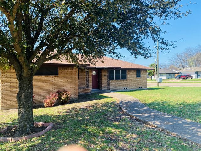 1315 Willow Creek Drive, Lancaster, TX 75146