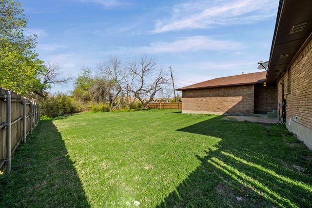 1315 Willow Creek Drive, Lancaster, TX 75146