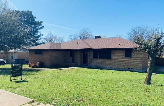 1315 Willow Creek Drive, Lancaster, TX 75146