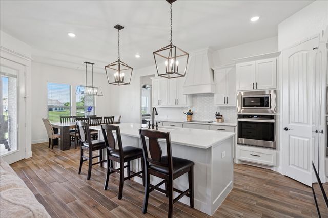 341 Oak Meadow Lane, Weatherford, TX 76085