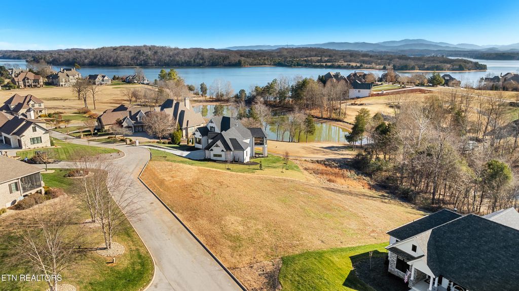 116 Parkside Drive, Vonore, TN 37885