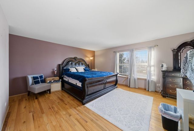 370 Dartmoor Avenue, Romeoville, IL 60446