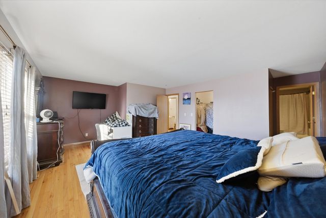 370 Dartmoor Avenue, Romeoville, IL 60446