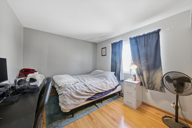 370 Dartmoor Avenue, Romeoville, IL 60446