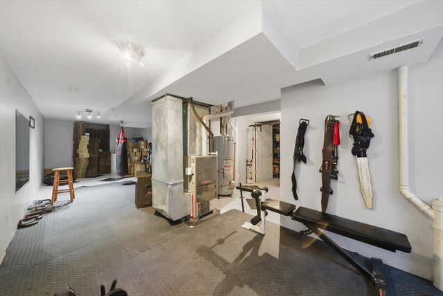 370 Dartmoor Avenue, Romeoville, IL 60446