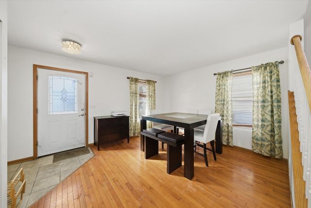 370 Dartmoor Avenue, Romeoville, IL 60446