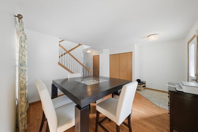 370 Dartmoor Avenue, Romeoville, IL 60446