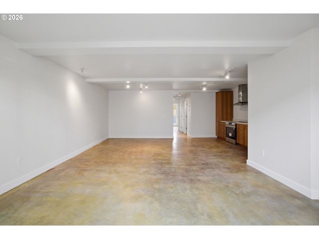 325 Ne GRAHAM St 6, Portland, OR 97212