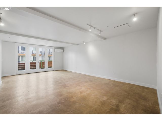 325 Ne GRAHAM St 6, Portland, OR 97212