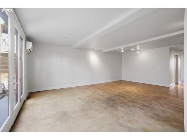 325 Ne GRAHAM St 6, Portland, OR 97212