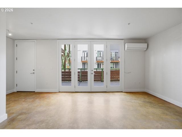 325 Ne GRAHAM St 6, Portland, OR 97212