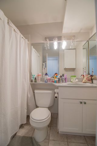 3660 N Lake Shore Drive 2312, Chicago, IL 60613