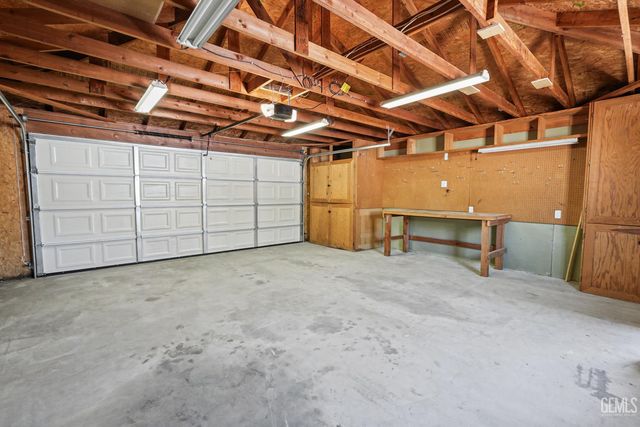 1104 Glade Street, Bakersfield, CA 93308