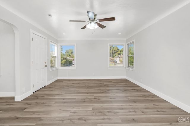 1104 Glade Street, Bakersfield, CA 93308