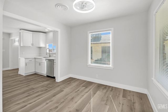 1104 Glade Street, Bakersfield, CA 93308