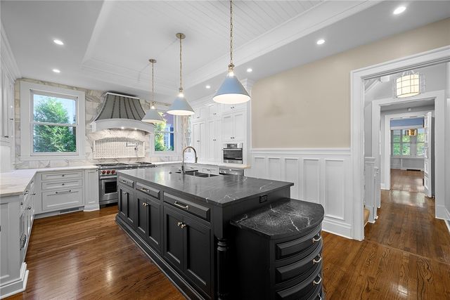 609 Academy Ave, Sewickley, PA 15143