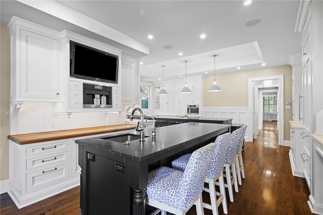 609 Academy Ave, Sewickley, PA 15143