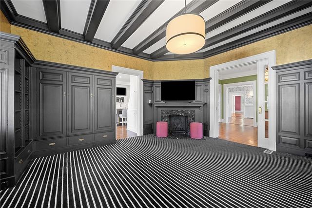 609 Academy Ave, Sewickley, PA 15143