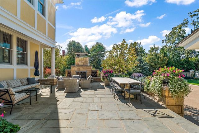 609 Academy Ave, Sewickley, PA 15143