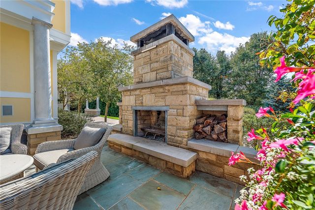 609 Academy Ave, Sewickley, PA 15143