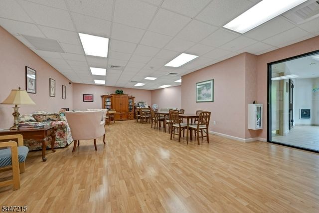 189 Forest Ave 213, Paramus Boro, NJ 07652