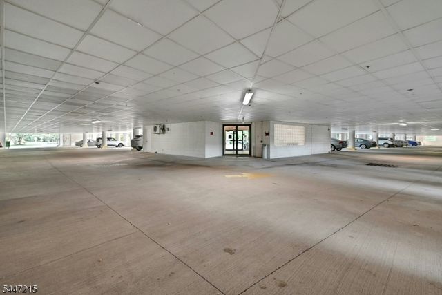 189 Forest Ave 213, Paramus Boro, NJ 07652