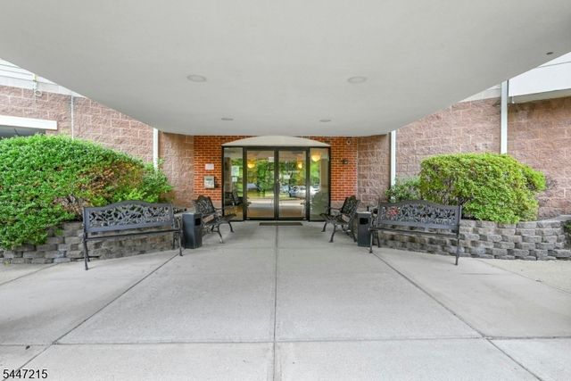 189 Forest Ave 213, Paramus Boro, NJ 07652