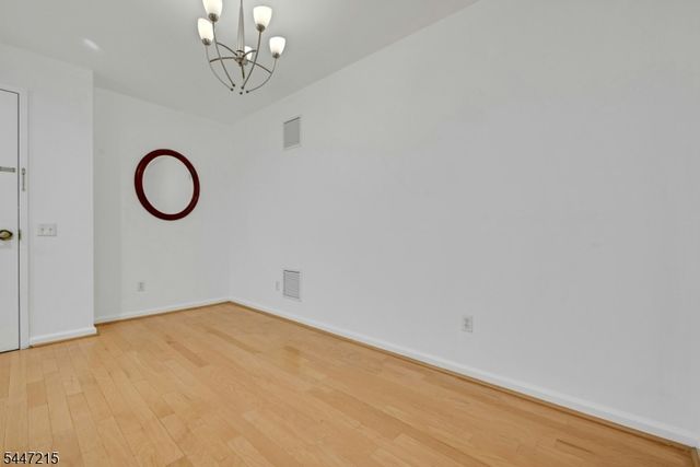 189 Forest Ave 213, Paramus Boro, NJ 07652