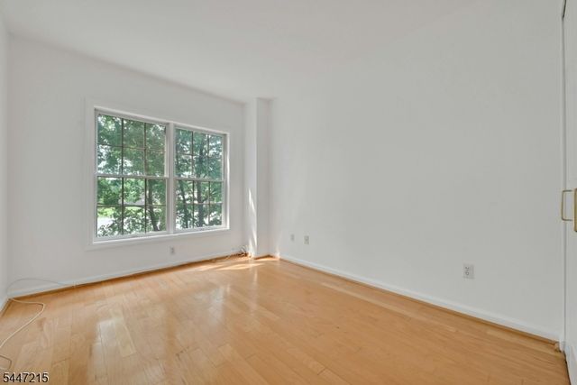 189 Forest Ave 213, Paramus Boro, NJ 07652