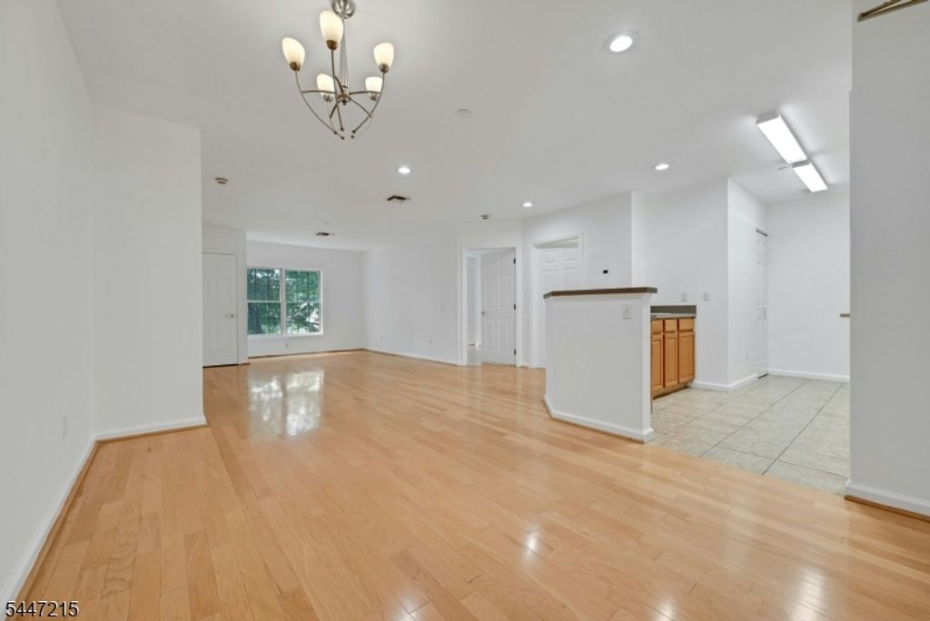 189 Forest Ave 213, Paramus Boro, NJ 07652 — photo 4