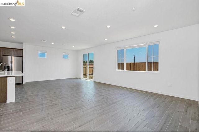 504 Spruce Way, Oakley, CA 94561