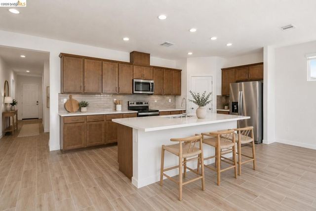504 Spruce Way, Oakley, CA 94561