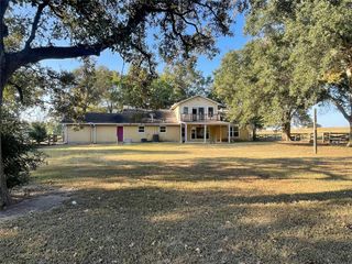 9341 Wehring Road, Bleiblerville, TX 78931