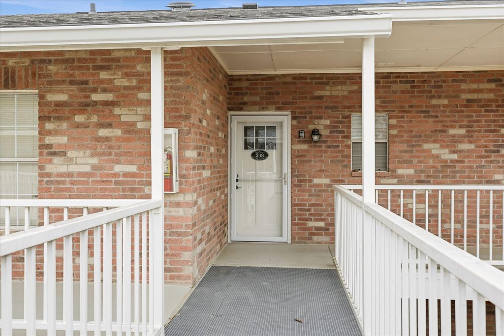 8511 Westover Court 238, Granbury, TX 76049