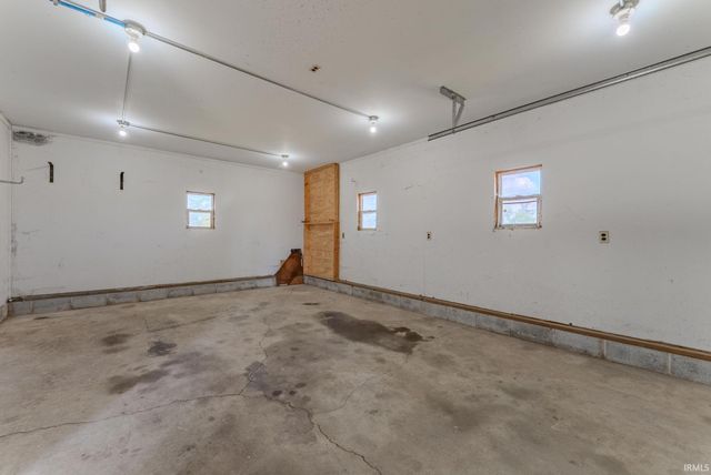 8885 E 400 N, Van Buren, IN 46991