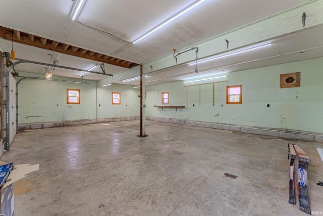 8885 E 400 N, Van Buren, IN 46991