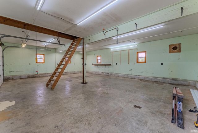 8885 E 400 N, Van Buren, IN 46991