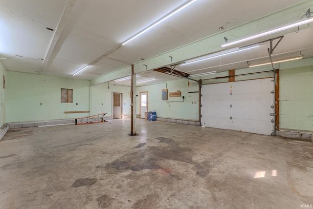 8885 E 400 N, Van Buren, IN 46991