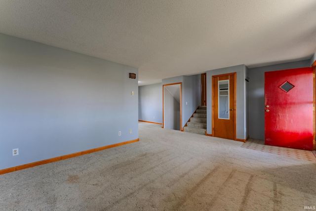 8885 E 400 N, Van Buren, IN 46991